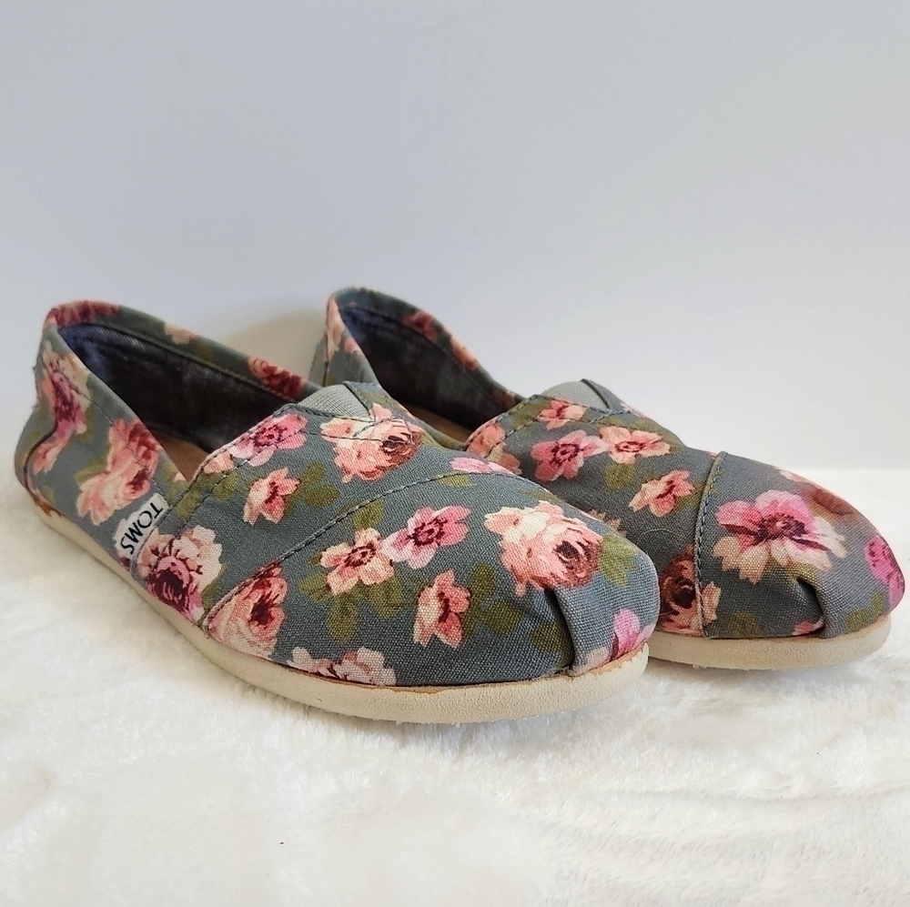TOMS Classic Canvas Gray Pink Rose Buds Floral Flower Slip On Flats Size 7 - Picture 2 of 14
